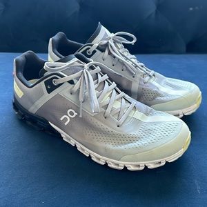 On Cloud Running Shoes Size 9